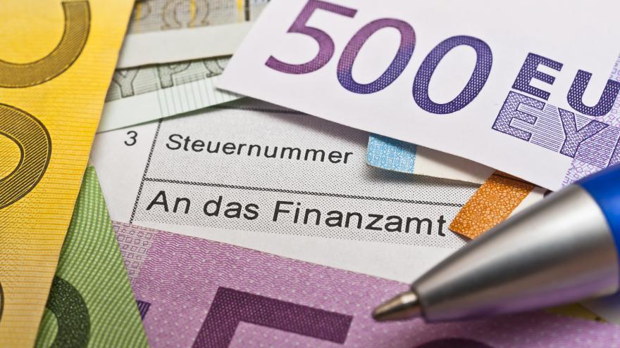 Steuererklärung Für Rentner: Spartipps Von Der Steuer-Expertin ...